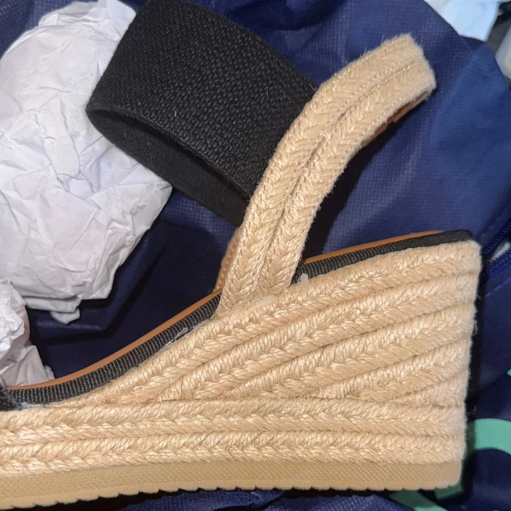 MIA Leou‎ Wedge